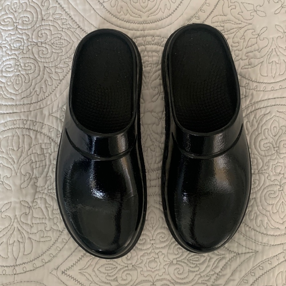 Oofos Womens clogs
